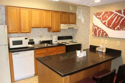 Hawthorn Suites Wichita East - image 5