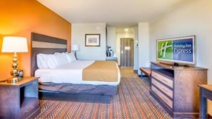 Holiday Inn Express Wichita South an IHG Hotel - image 1