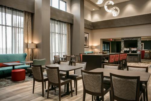 Hampton Inn By Hilton Wichita Northwest - image 3