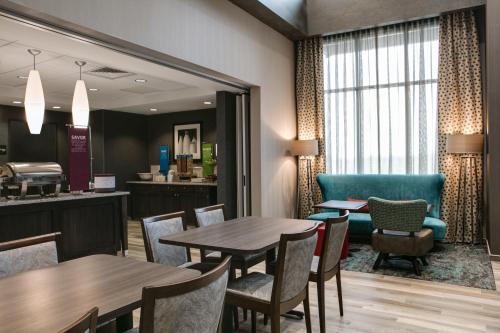 Hampton Inn By Hilton Wichita Northwest - image 5