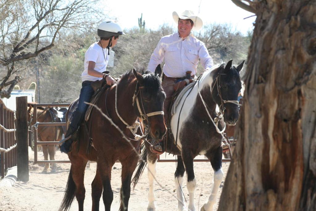 Kay El Bar Guest Ranch - image 3