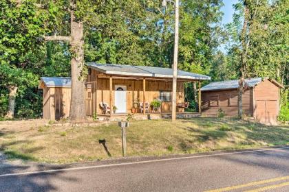 Updated Cabin with Porch Mins to Cossatot River - image 11