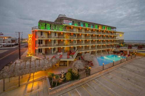 Waikiki Oceanfront Inn - main image