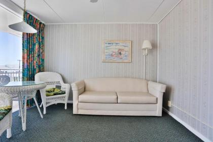 Commander by the Sea Motel - image 9