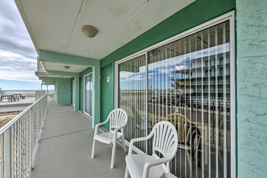 Cozy Oceanfront Condo with Pool and Beach Access! - image 3