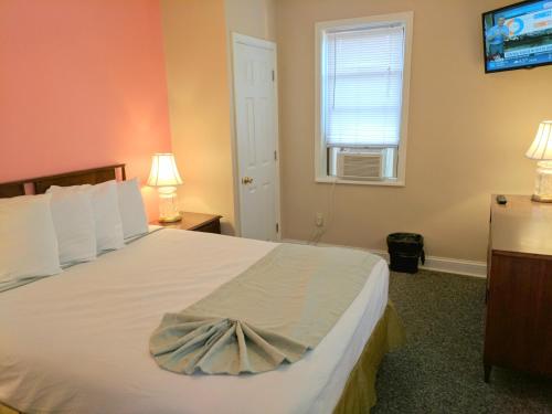 Key West Hotel - image 3