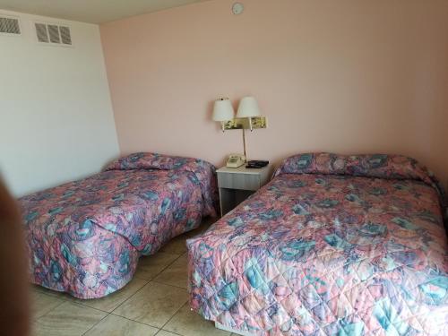 Caprice Motel - Wildwood - image 3