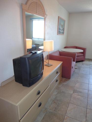 Isle of Palms Motel - image 2