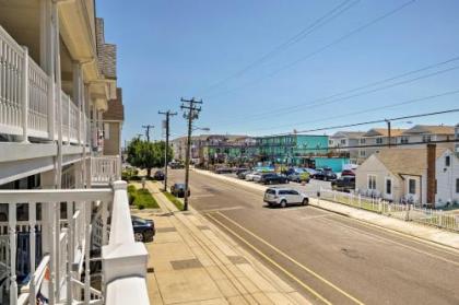 Condo with Deck Walk to Beach and Convention Center! - image 4