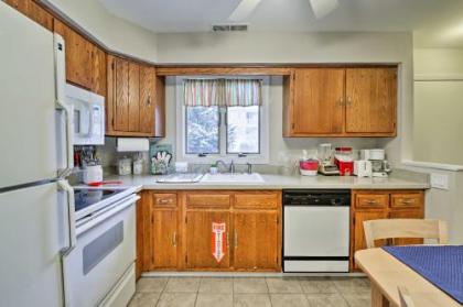 Ideal Wildwood Beach Home Walk to Boardwalk and Pier! - image 3