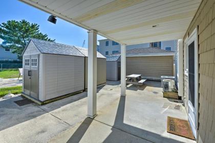 Beach Block Wildwood Condo - Proximity to Dining! - image 9