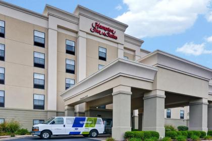 Hampton Inn & Suites Wilkes-Barre - image 2