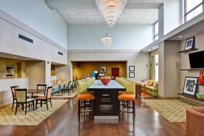 Hampton Inn & Suites Wilkes-Barre - image 6