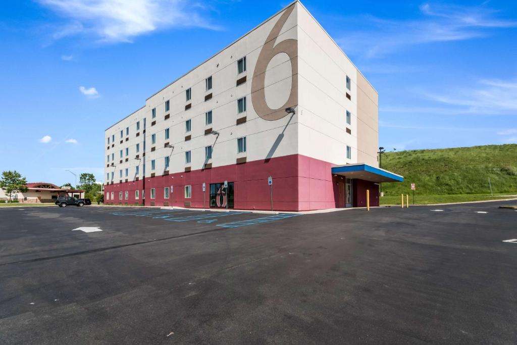 Motel 6 Wilkes Barre Arena - main image