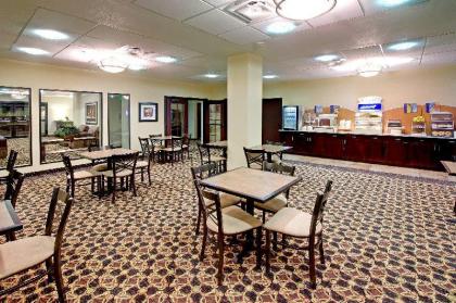 Holiday Inn Express & Suites Willcox - image 9