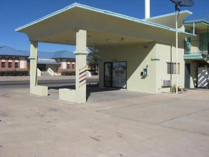 Motel 8 Willcox - image 4