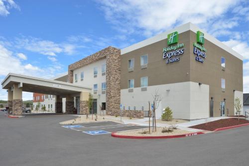 Holiday Inn Express & Suites Williams an IHG Hotel - main image