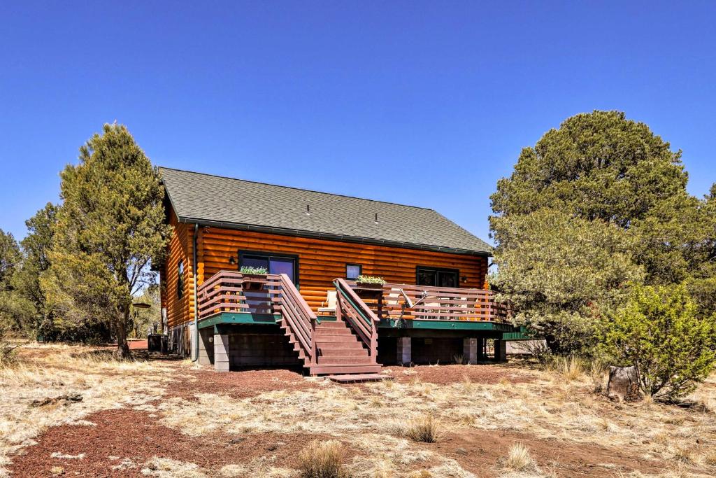 5-Star Log Cabin Quaint and Cozy near Grand Canyon - image 2