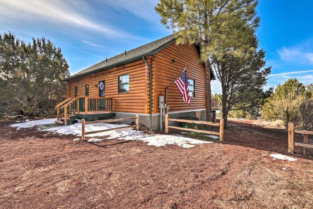 5-Star Log Cabin Quaint and Cozy near Grand Canyon - image 7