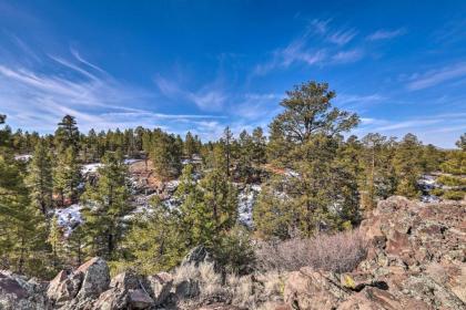 5-Star Log Cabin Quaint and Cozy near Grand Canyon - image 9