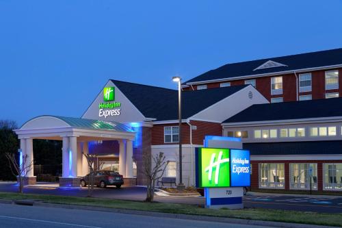 Holiday Inn Express Williamsburg North an IHG Hotel - image 2