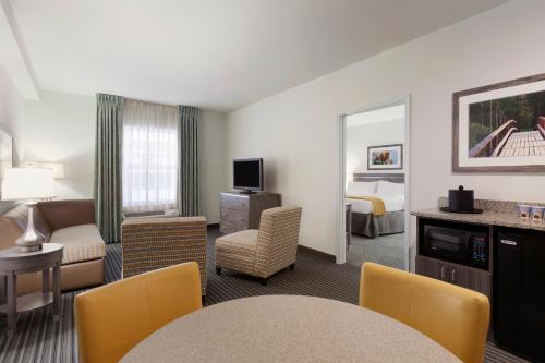 Holiday Inn Express Williamsburg North an IHG Hotel - image 5