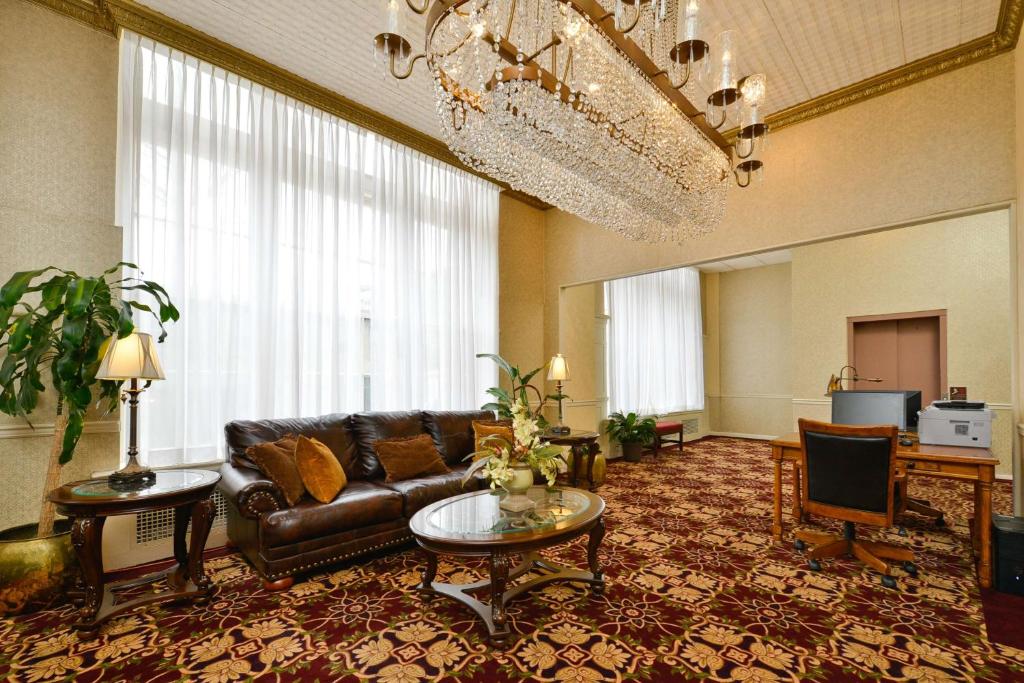 Genetti Hotel SureStay Collection by Best Western - image 3