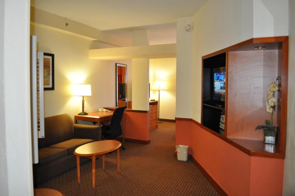 Holiday Inn Express Williamston an IHG Hotel - image 5