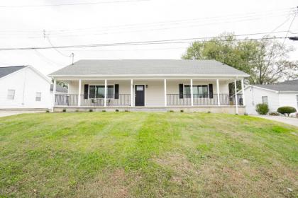 Spacious Family Home very close to ARK - image 11