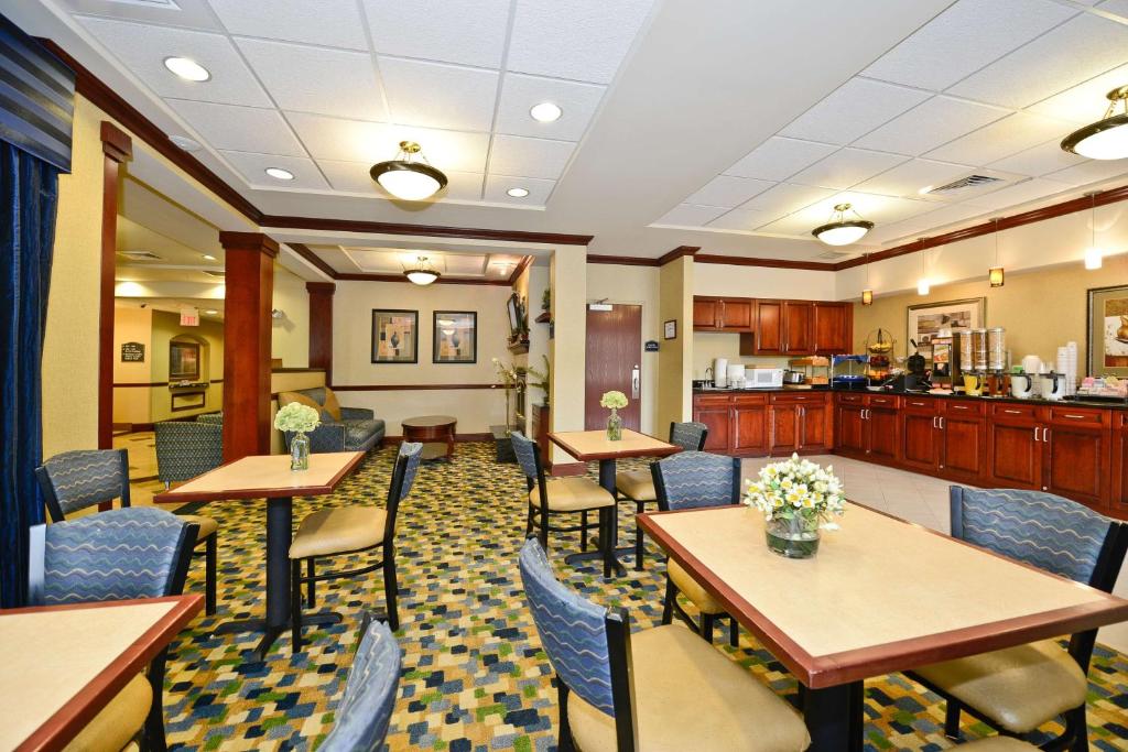 Best Western Monroe Inn & Suites - image 3