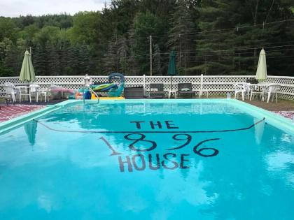 The 1896 House Country Inn - Brookside & Pondside - image 6