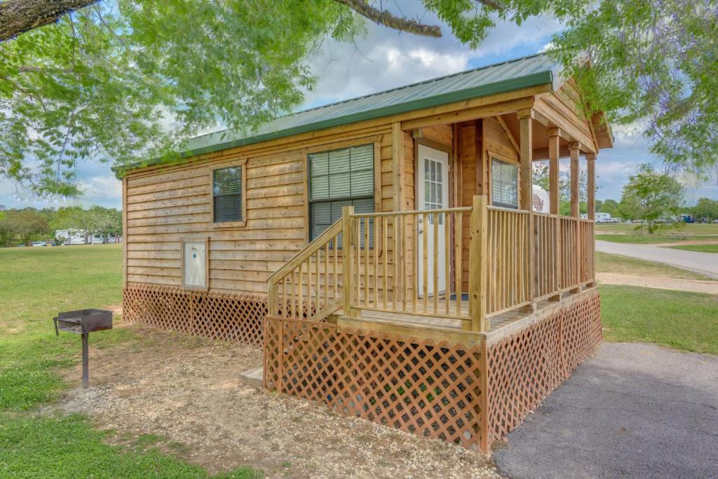 Lake Conroe One-Bedroom Cabin 3 - main image