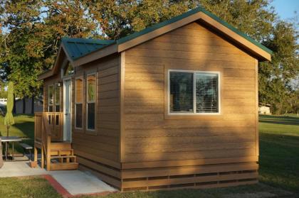 Lake Conroe Two-Bedroom Cabin 13 - image 9