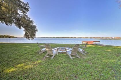 Modern Lake Conroe House with Lakefront Park and Deck! - image 13