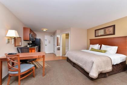 Candlewood Suites Williston an IHG Hotel - image 10