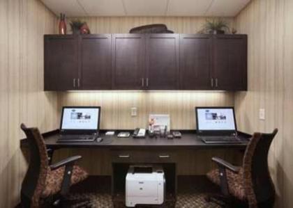 Hampton Inn & Suites Williston - image 6