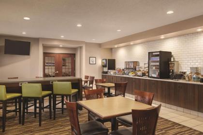 Country Inn & Suites by Radisson Willmar MN - image 13