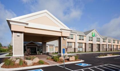 Holiday Inn Express & Suites Willmar an IHG Hotel - image 1