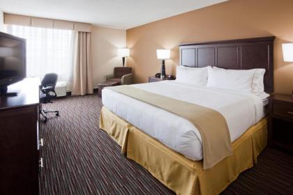 Holiday Inn Express & Suites Willmar an IHG Hotel - image 3