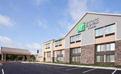 Holiday Inn Express & Suites Willmar an IHG Hotel - image 5