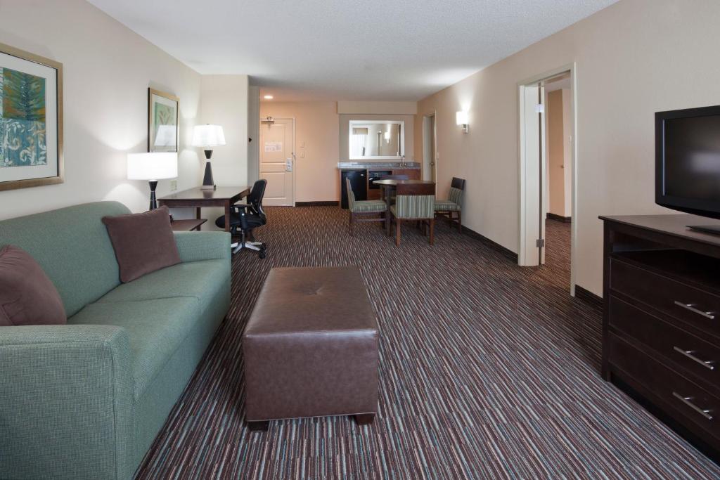 Holiday Inn Express & Suites Willmar an IHG Hotel - image 7