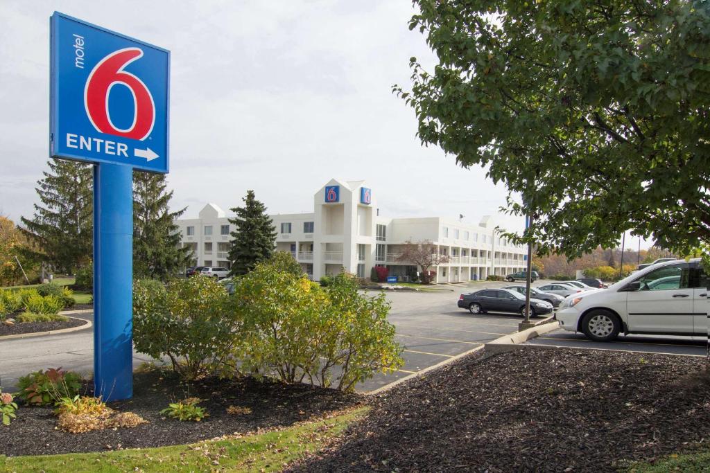 Motel 6-Willoughby OH - Cleveland - main image