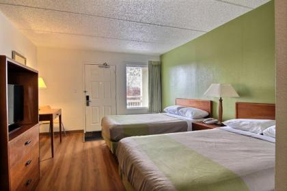 Motel 6-Willoughby OH - Cleveland - image 3