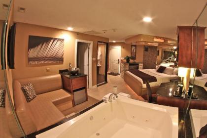 The Champagne Lodge And Luxury Suites - image 5