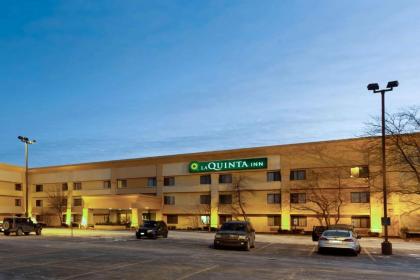 La Quinta Inn by Wyndham Chicago Willowbrook - image 3