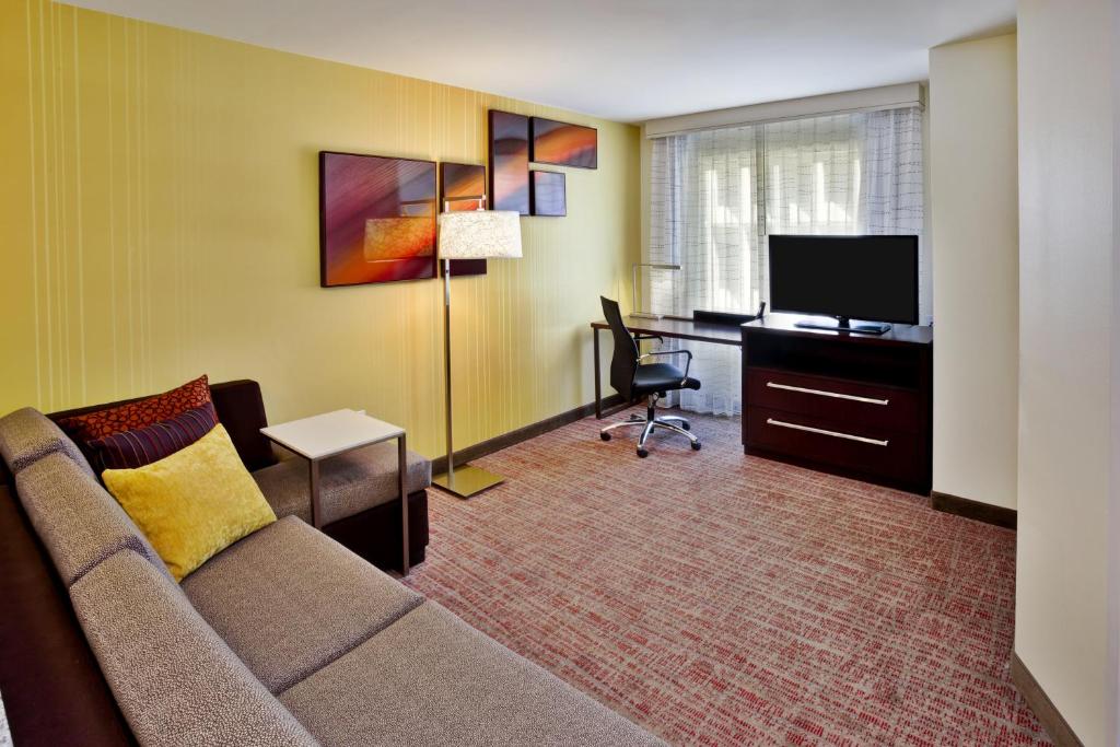 Residence Inn by Marriott Chicago Wilmette/Skokie - image 7