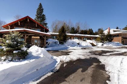 Adirondack Spruce Lodge - image 8