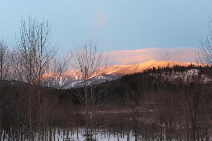 Cascade Mountain Chalet - image 8