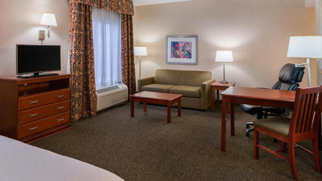 Hampton Inn & Suites Wilmington - image 7