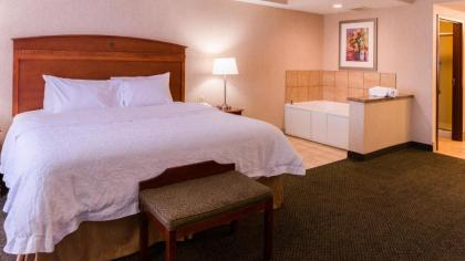 Hampton Inn & Suites Wilmington - image 9